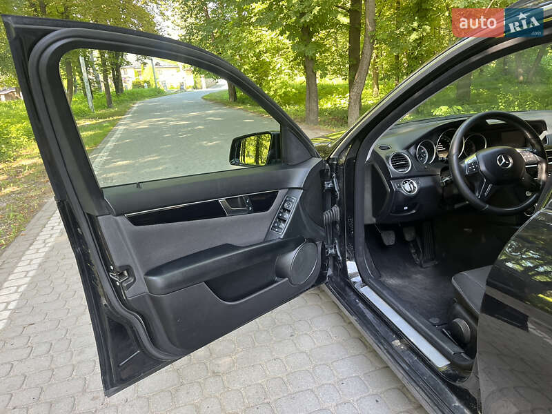 Универсал Mercedes-Benz C-Class 2013 в Жовкве