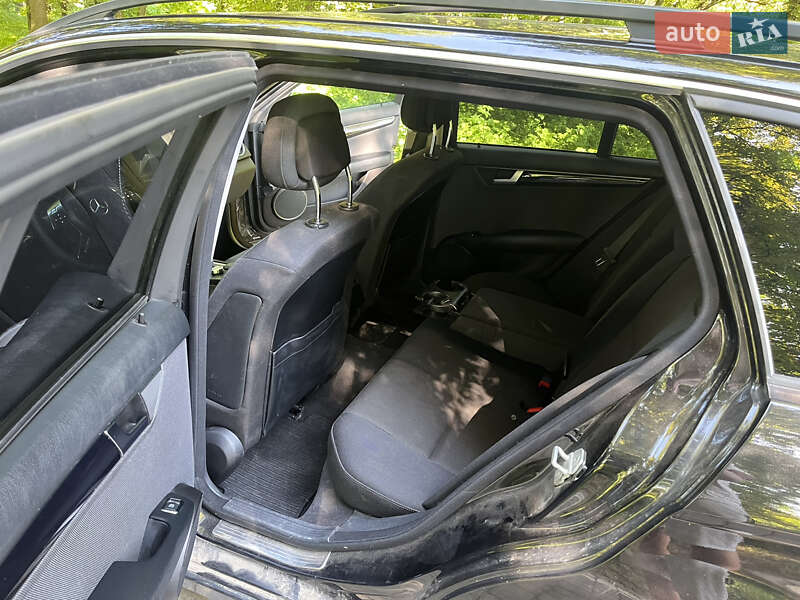 Универсал Mercedes-Benz C-Class 2013 в Жовкве