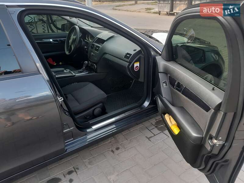 Универсал Mercedes-Benz C-Class 2008 в Кривом Роге