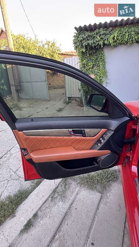 Седан Mercedes-Benz C-Class 2008 в Воловце