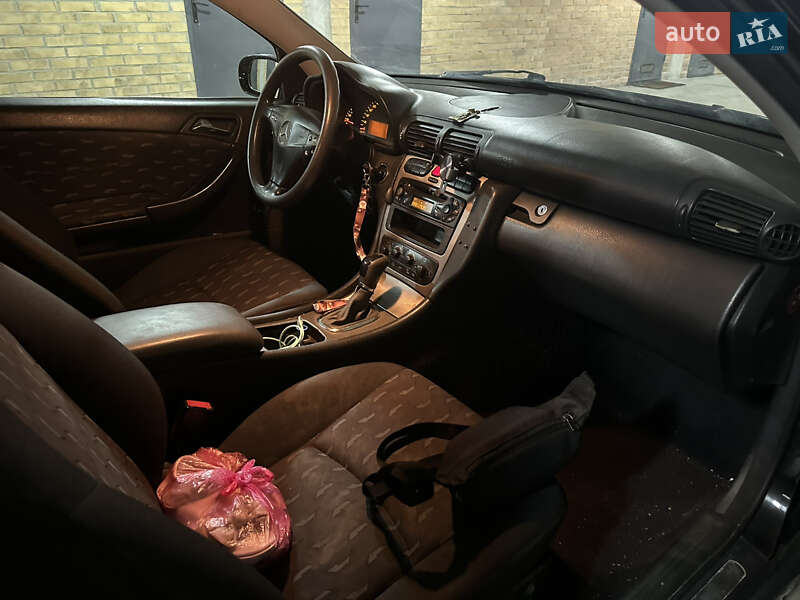 Купе Mercedes-Benz C-Class 2001 в Львові