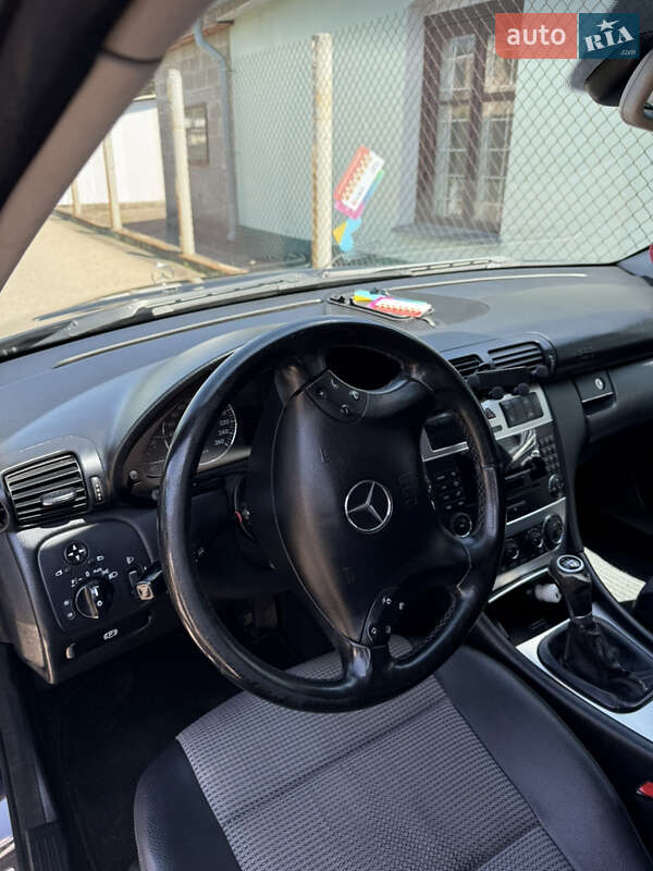 Универсал Mercedes-Benz C-Class 2005 в Сокале