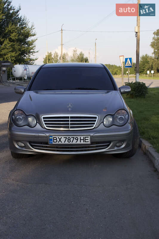 Седан Mercedes-Benz C-Class 2005 в Полонном