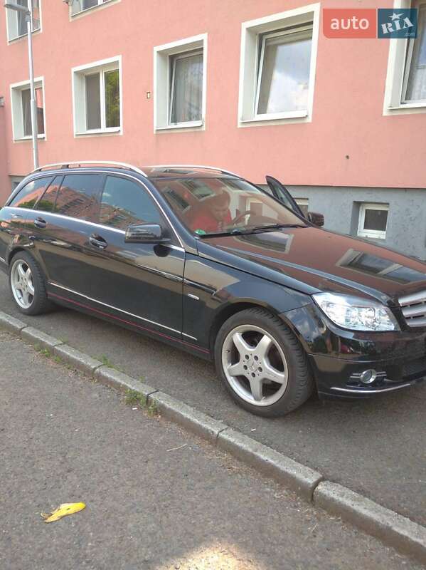 Універсал Mercedes-Benz C-Class 2010 в Підгайцях