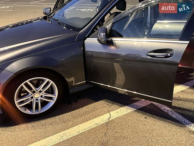 Седан Mercedes-Benz C-Class 2014 в Киеве фото 14 Седан Mercedes-Benz C-Class 2014 в Киеве