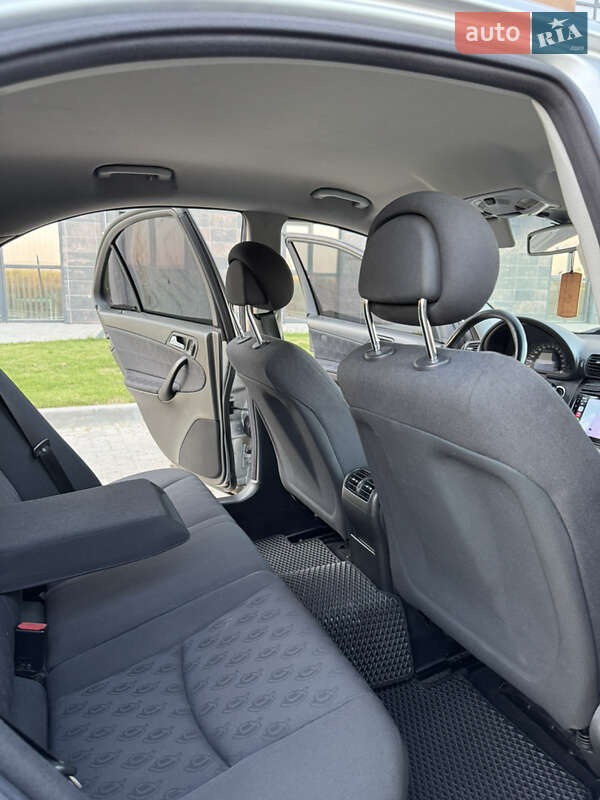 Седан Mercedes-Benz C-Class 2003 в Луцьку фото 20 Седан Mercedes-Benz C-Class 2003 в Луцьку