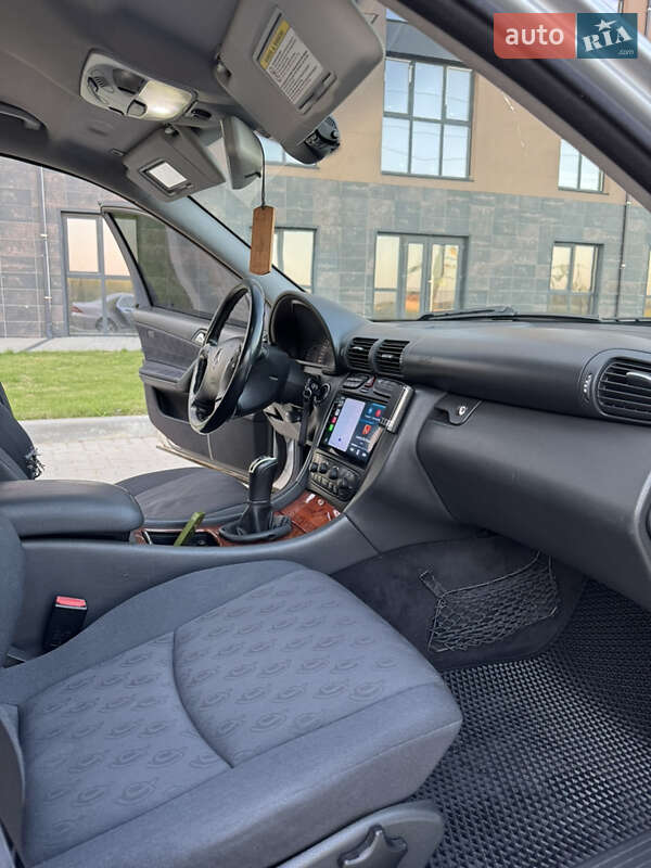 Седан Mercedes-Benz C-Class 2003 в Луцьку фото 27 Седан Mercedes-Benz C-Class 2003 в Луцьку
