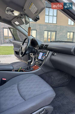 Седан Mercedes-Benz C-Class 2003 в 