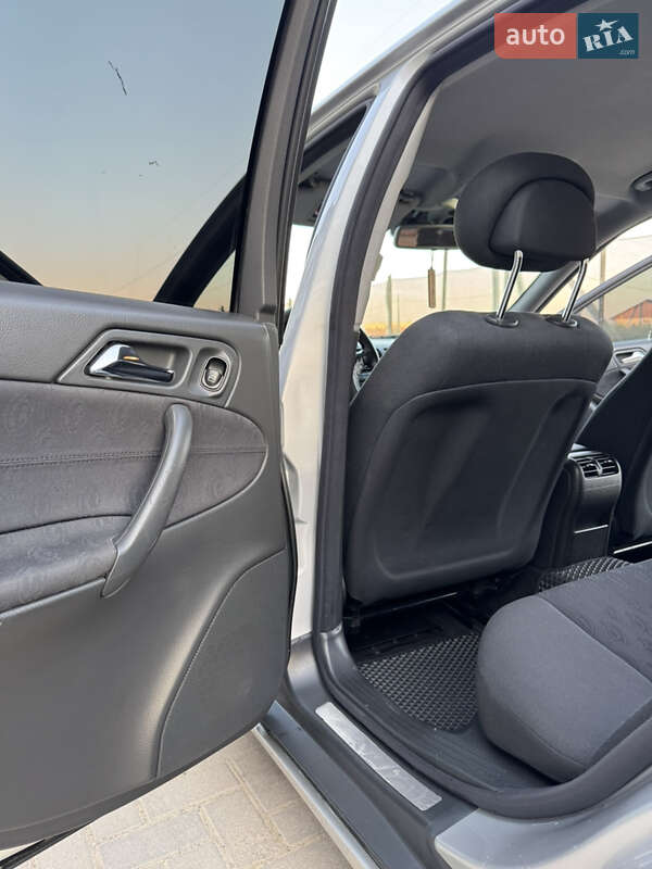Седан Mercedes-Benz C-Class 2003 в Луцьку фото 33 Седан Mercedes-Benz C-Class 2003 в Луцьку