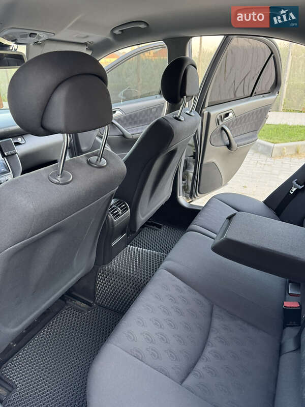 Седан Mercedes-Benz C-Class 2003 в Луцьку фото 37 Седан Mercedes-Benz C-Class 2003 в Луцьку