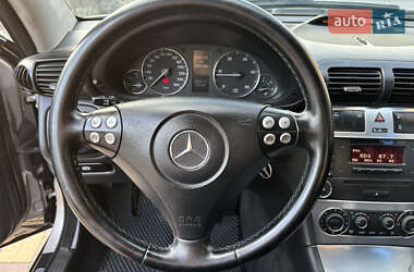 Купе Mercedes-Benz C-Class 2005 в 