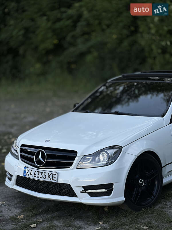 Седан Mercedes-Benz C-Class 2013 в Чернигове