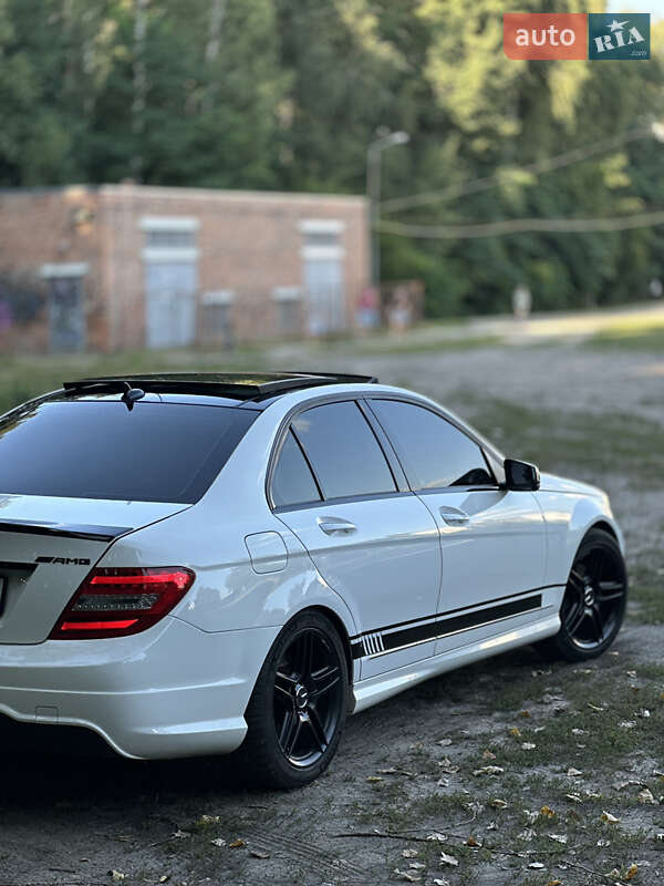 Седан Mercedes-Benz C-Class 2013 в Чернигове