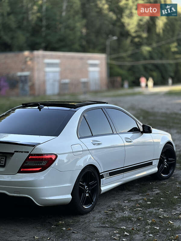 Седан Mercedes-Benz C-Class 2013 в Чернигове