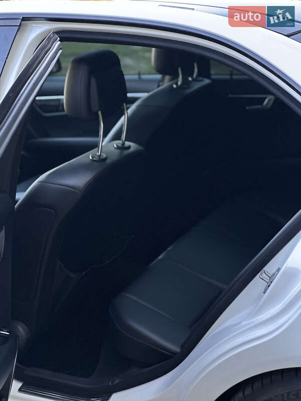 Седан Mercedes-Benz C-Class 2013 в Чернигове