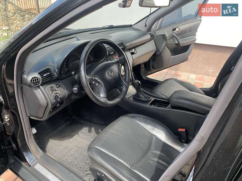 Универсал Mercedes-Benz C-Class 2002 в Ивано-Франковске