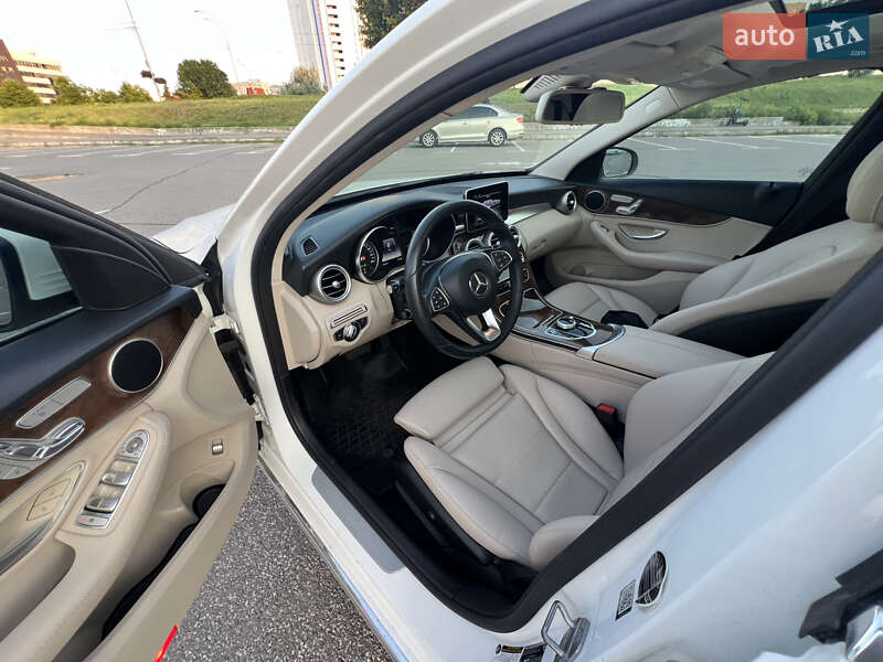 Седан Mercedes-Benz C-Class 2016 в Киеве фото 34 Седан Mercedes-Benz C-Class 2016 в Киеве