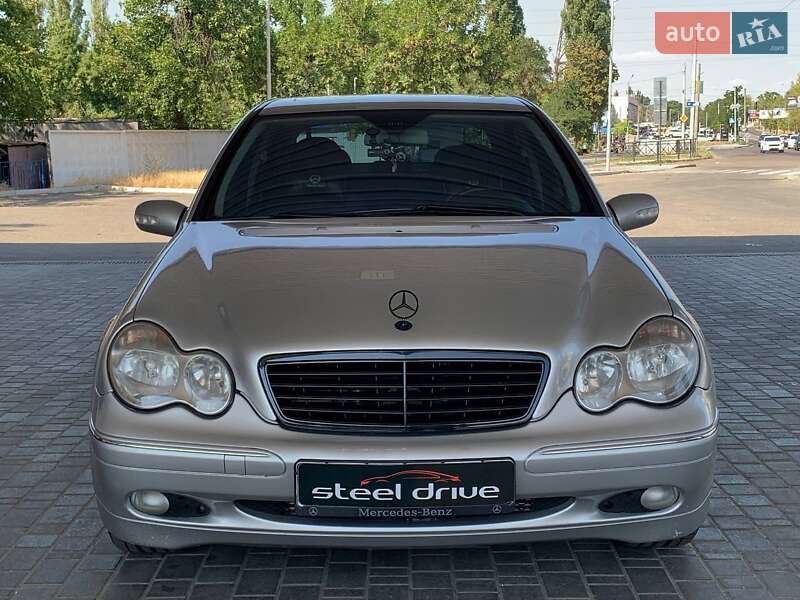 Седан Mercedes-Benz C-Class 2003 в Николаеве