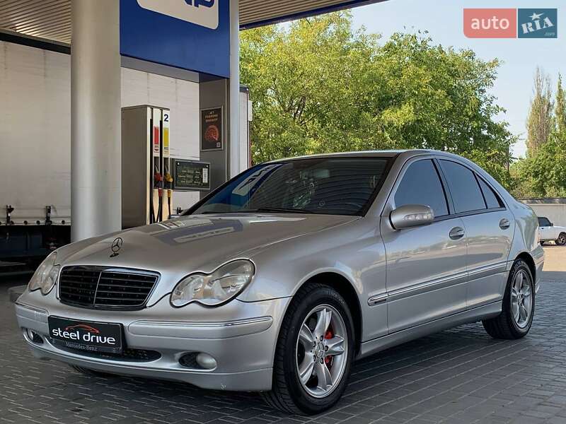 Седан Mercedes-Benz C-Class 2003 в Николаеве
