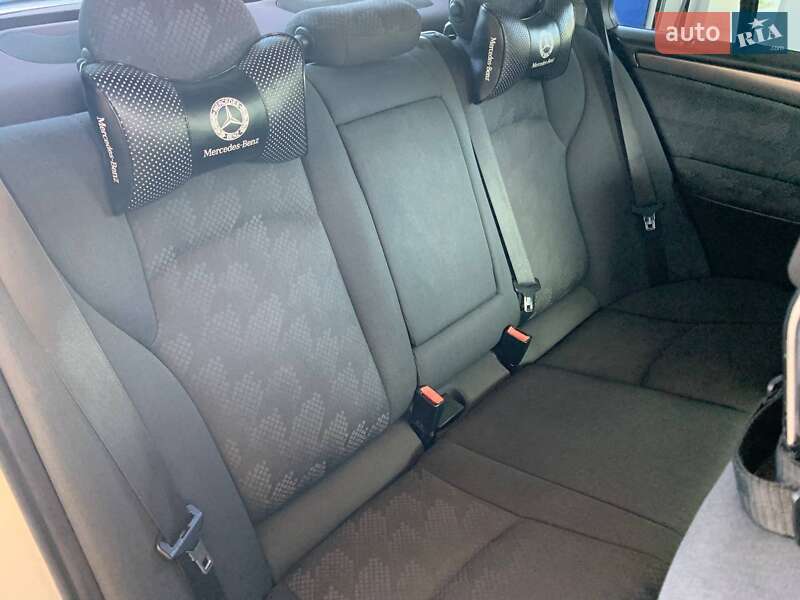 Седан Mercedes-Benz C-Class 2003 в Николаеве