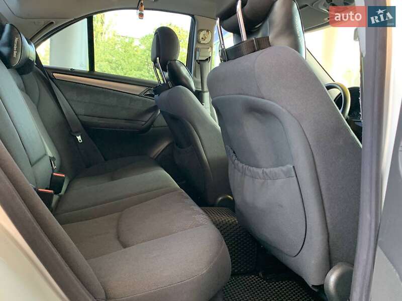 Седан Mercedes-Benz C-Class 2003 в Николаеве