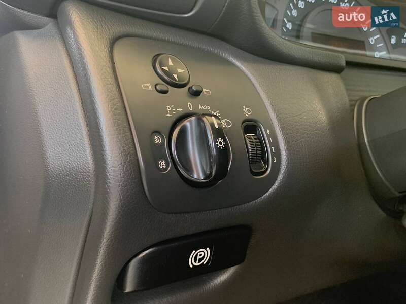 Седан Mercedes-Benz C-Class 2003 в Николаеве