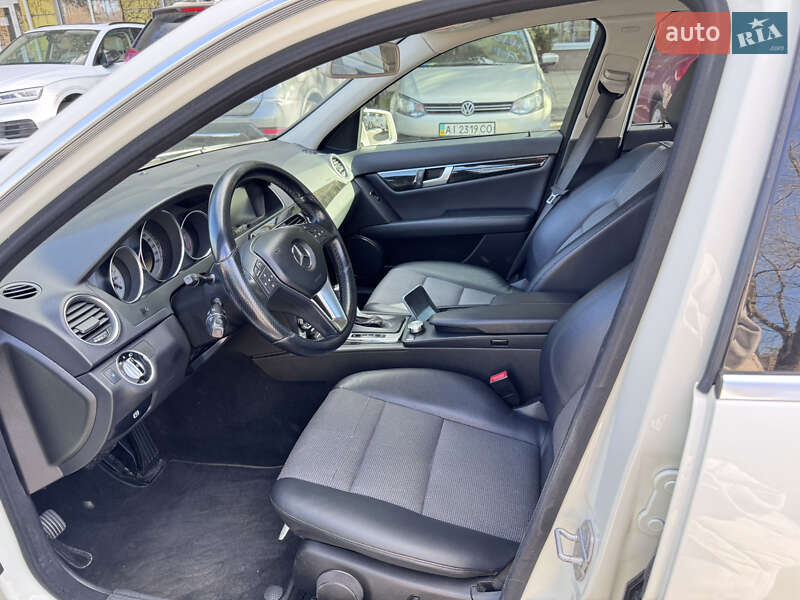 Седан Mercedes-Benz C-Class 2011 в Киеве