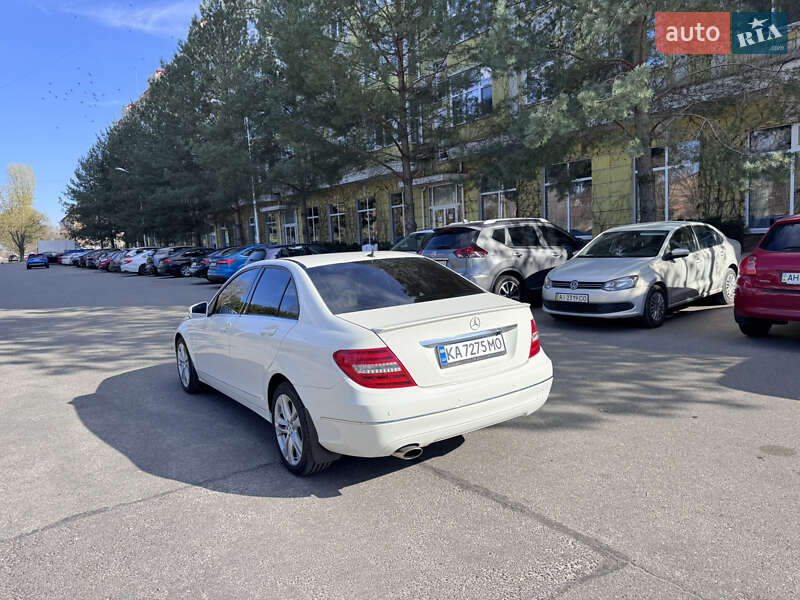Седан Mercedes-Benz C-Class 2011 в Киеве