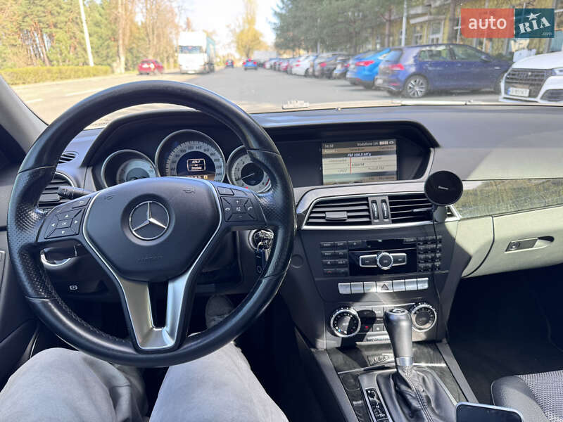 Седан Mercedes-Benz C-Class 2011 в Киеве