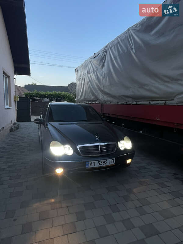 Седан Mercedes-Benz C-Class 2000 в Ивано-Франковске