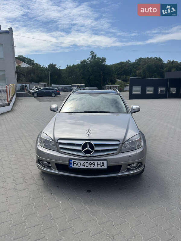 Универсал Mercedes-Benz C-Class 2008 в Ивано-Франковске