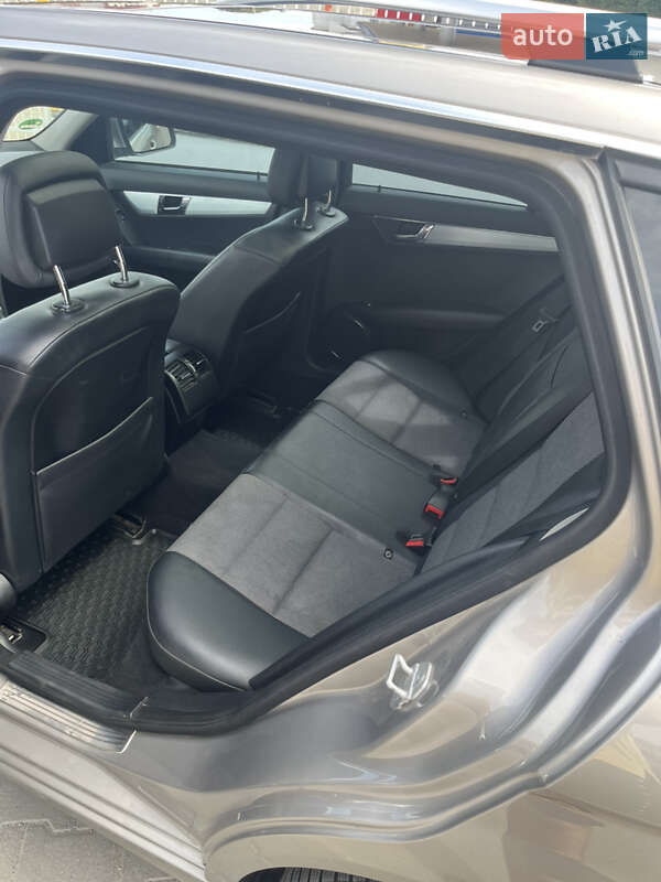Универсал Mercedes-Benz C-Class 2008 в Ивано-Франковске