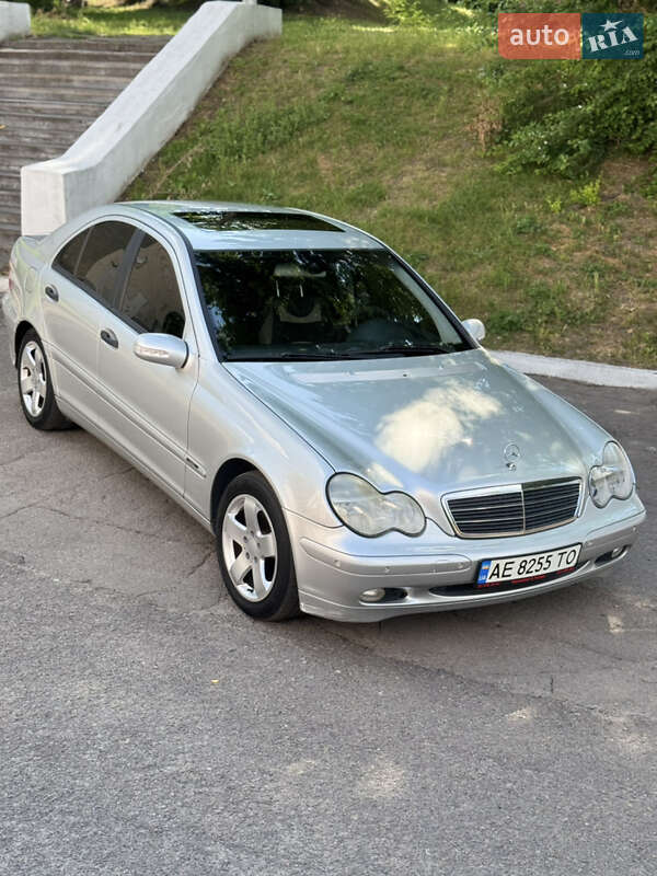 Mercedes-Benz C-Class 2004