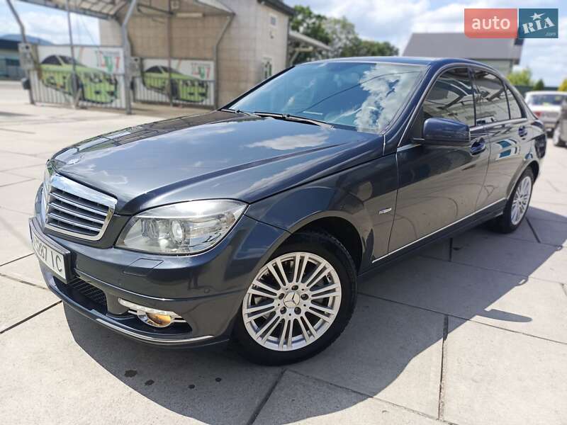 Седан Mercedes-Benz C-Class 2009 в Сокирнице