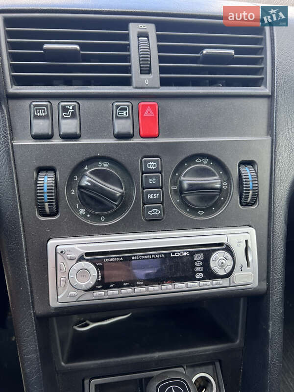 Седан Mercedes-Benz C-Class 1995 в Киеве