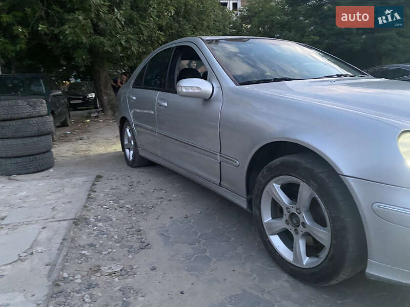 Седан Mercedes-Benz C-Class 2001 в Киеве фото 6 Седан Mercedes-Benz C-Class 2001 в Киеве