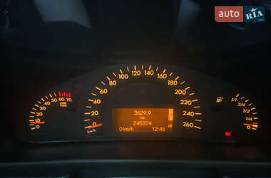Седан Mercedes-Benz C-Class 2003 в 