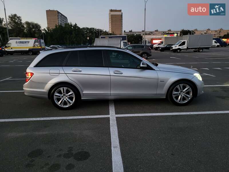 Универсал Mercedes-Benz C-Class 2008 в Киеве