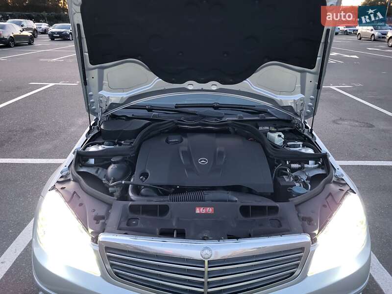 Универсал Mercedes-Benz C-Class 2008 в Киеве