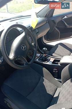 Седан Mercedes-Benz C-Class 2005 в 