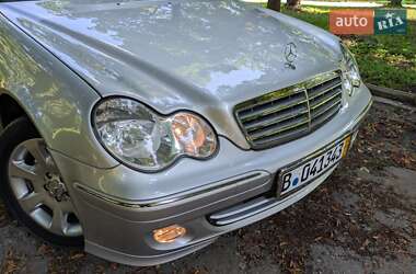 Седан Mercedes-Benz C-Class 2004 в 