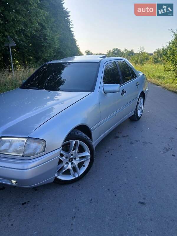 Седан Mercedes-Benz C-Class 1993 в Ивано-Франковске