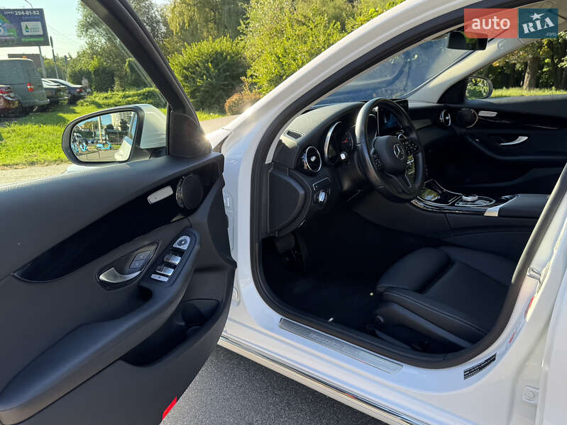Седан Mercedes-Benz C-Class 2021 в Киеве