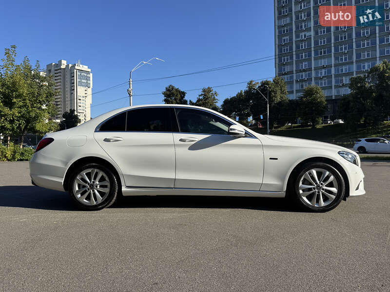 Седан Mercedes-Benz C-Class 2021 в Киеве
