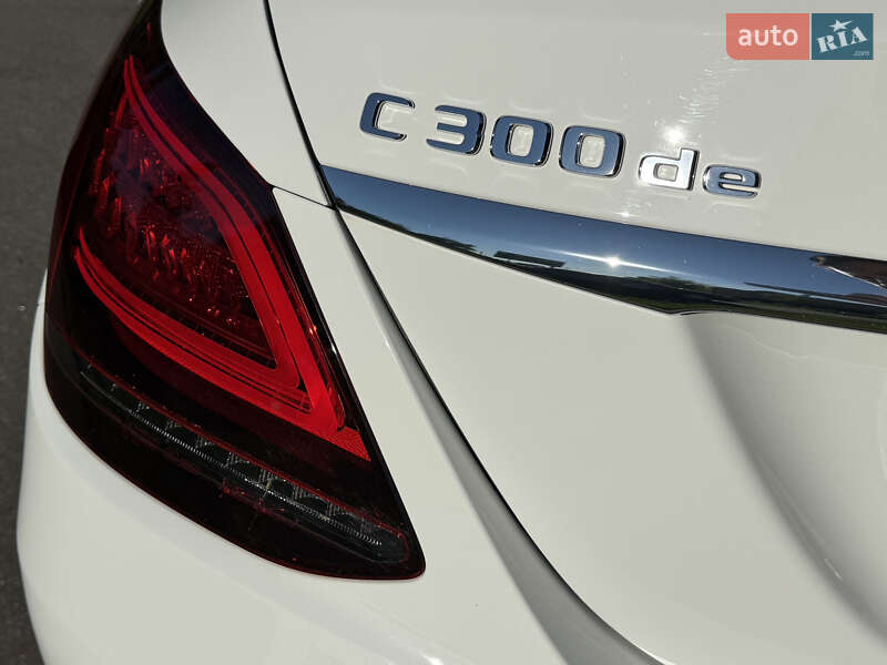 Седан Mercedes-Benz C-Class 2021 в Киеве