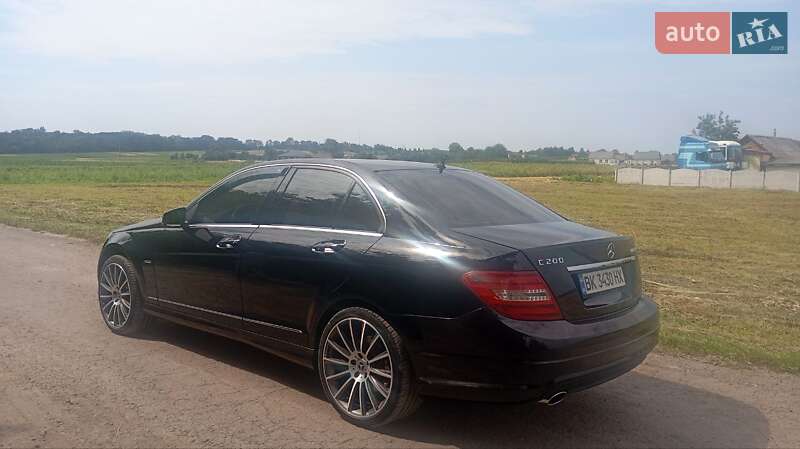 Седан Mercedes-Benz C-Class 2007 в Дубно