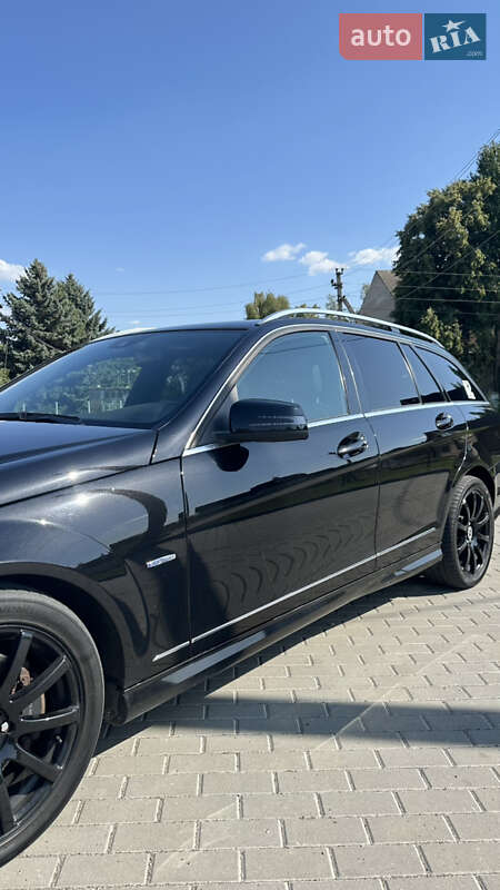 Універсал Mercedes-Benz C-Class 2011 в Бершаді