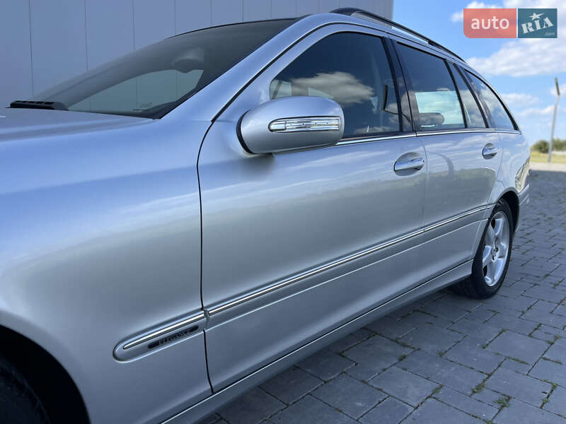 Универсал Mercedes-Benz C-Class 2005 в Ровно