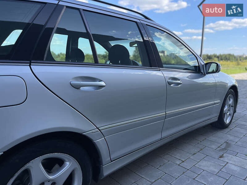 Универсал Mercedes-Benz C-Class 2005 в Ровно