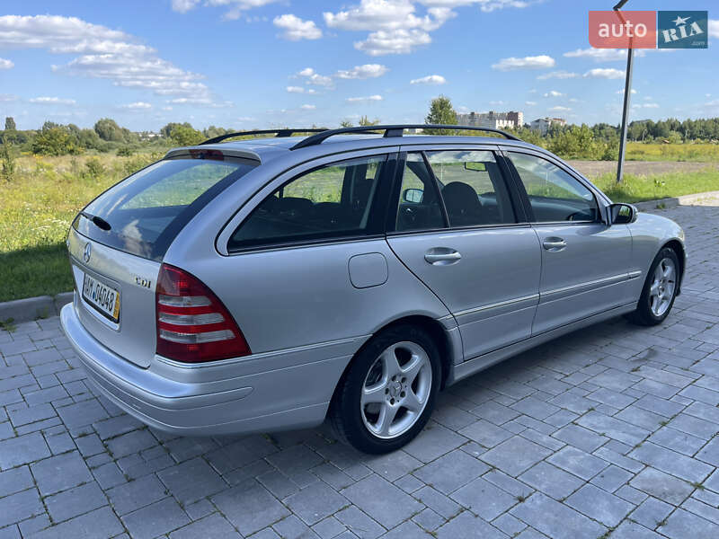 Универсал Mercedes-Benz C-Class 2005 в Ровно